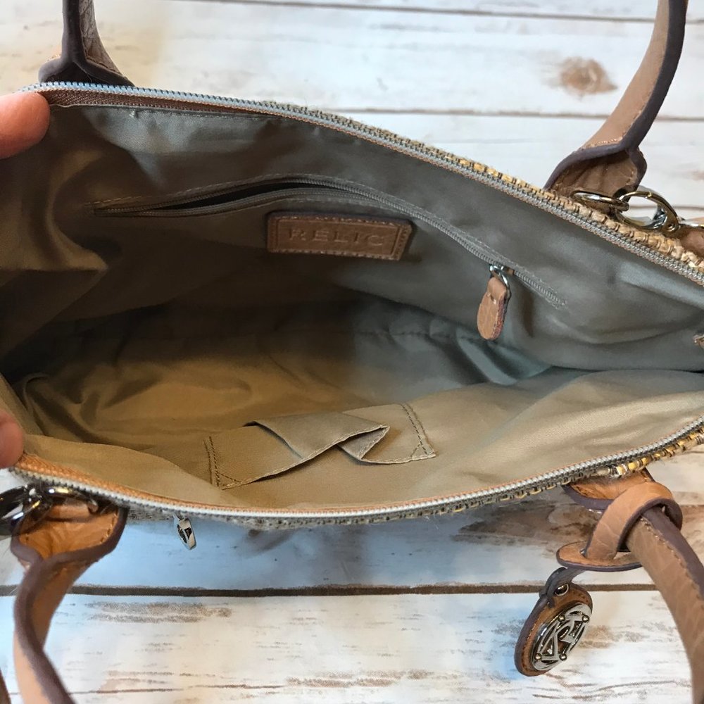 Relic Tan/Gold Basket Weave Handbag - Picture 7 of 8